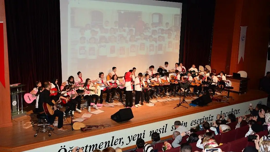 'Adıyamanlı minik öğrencilerden Cumhuriyet etkinliği'