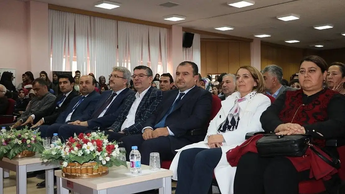 '''Başarının en tepesine hep birlikte'' Konferansı Düzenlendi'