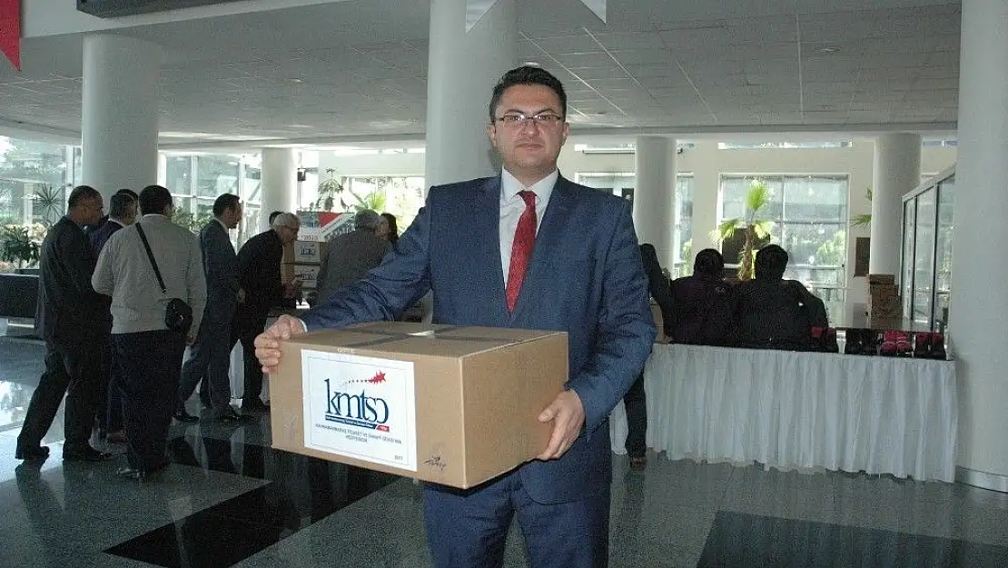 'KMTSO´dan öğrencilere giysi ve kırtasiye yardımı'