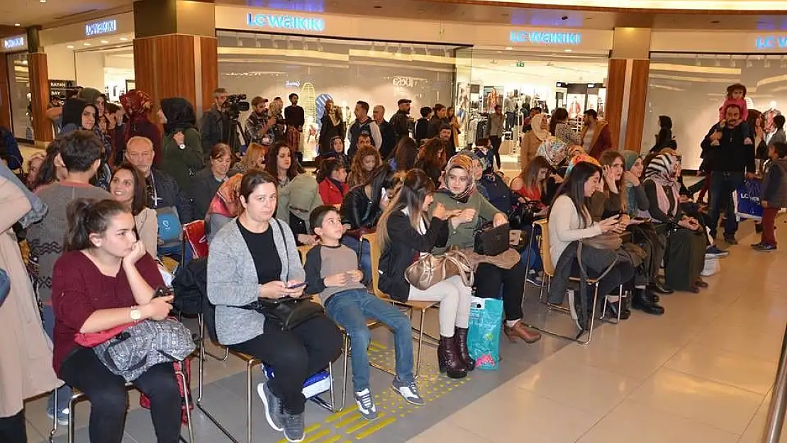 'Murat Ünalmış hayranları ile buluştu'