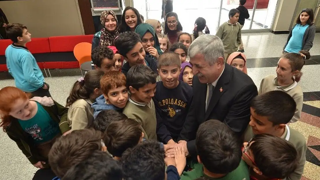 'Öğrencilere ''Öncü Şahsiyetler'' tavsiyesi'