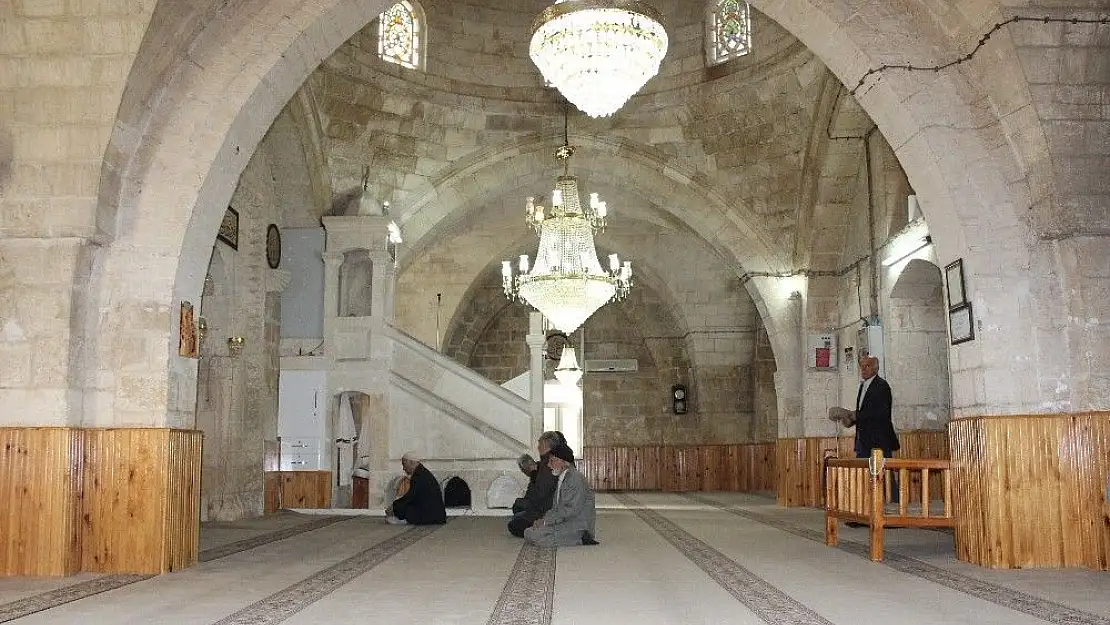 'Cezaevine dönüştürülen Türklerin ilk mescidi, 45 yıldır cami olarak hizmet veriyor'