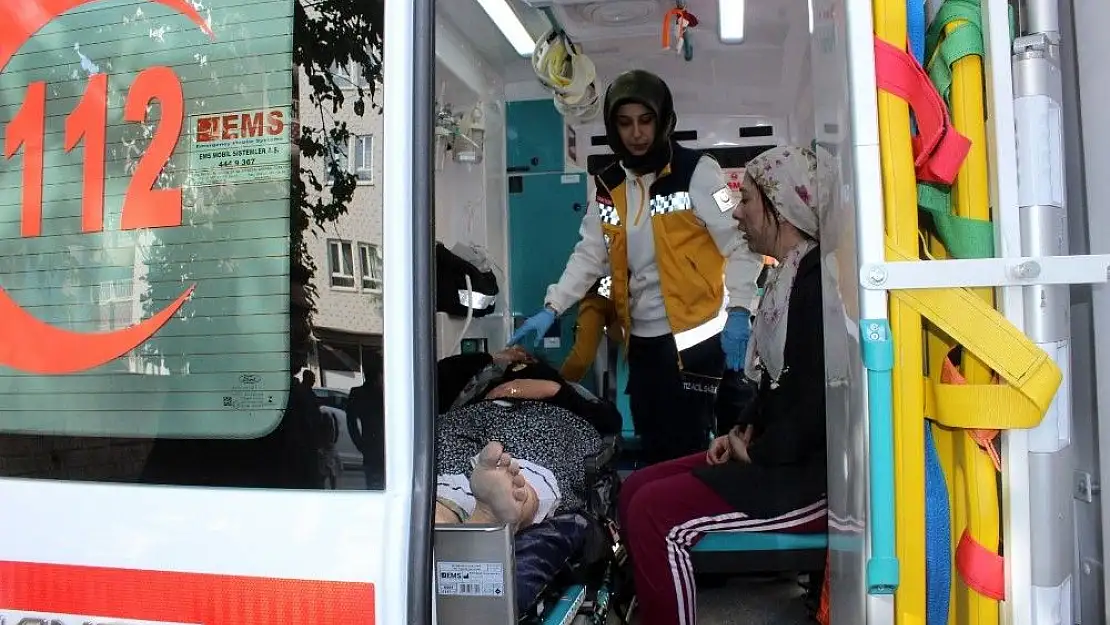'Yangında mahsur kalan 4 kişi yan binaya atlayarak kurtuldu'