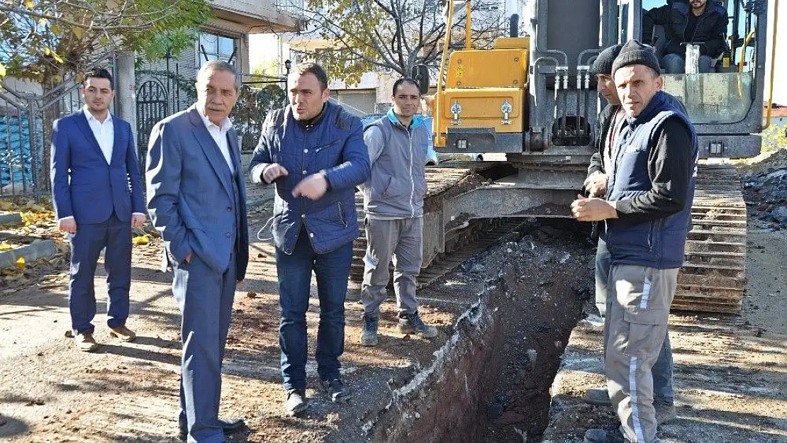 'Başkan Özdemir yağmur suyu projesini inceledi'