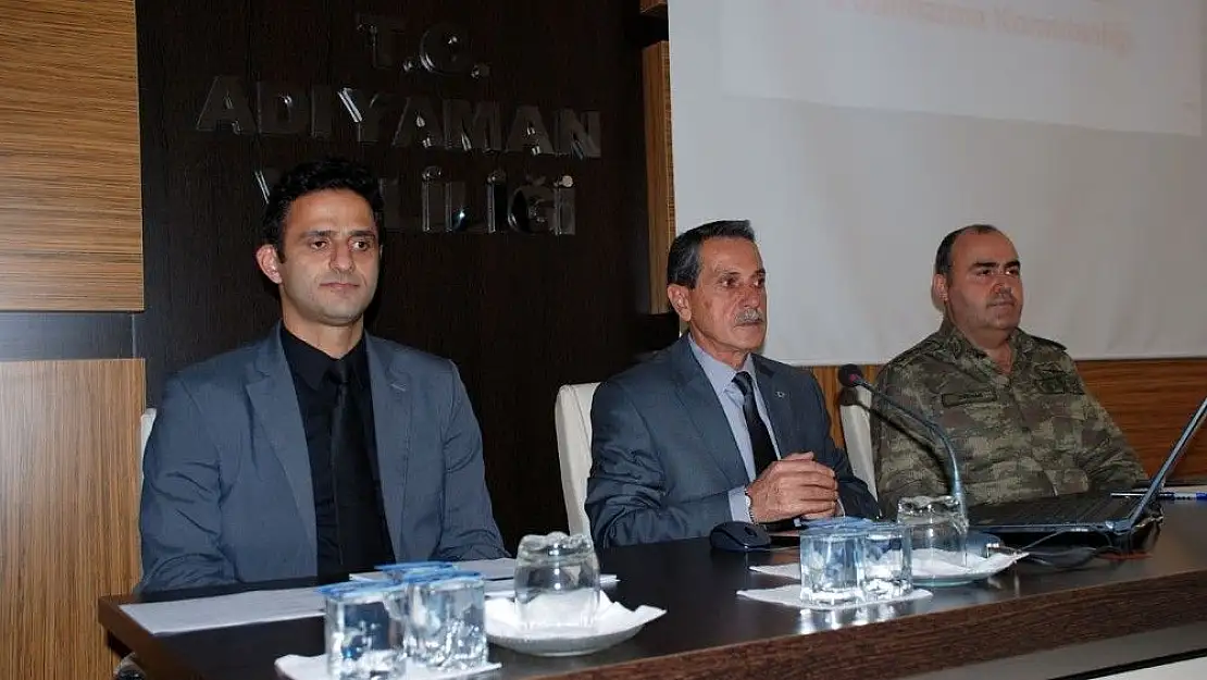 'Vali Kalkancı muhtarlarla bir araya geldi'