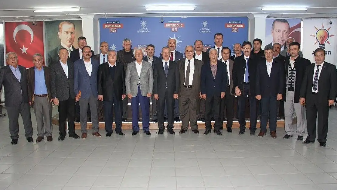 'Başkan Erdoğan belediye ve AK Parti ilçe başkanlarıyla bir araya geldi'