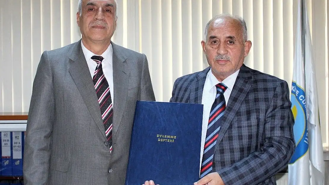 '(Özel Haber) `Evlenme Kütük Defteri´ müftüye teslim edildi'