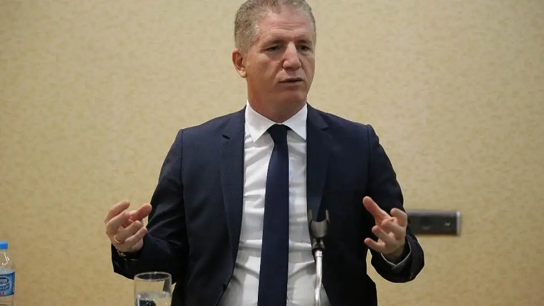 'Vali Gül, öğrencilere deneyimlerini anlattı'