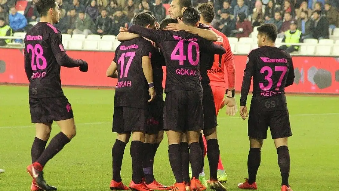 'Ziraat Türkiye Kupası: Sivas Belediyespor: 1 - Galatasaray: 1 (İlk yarı)'