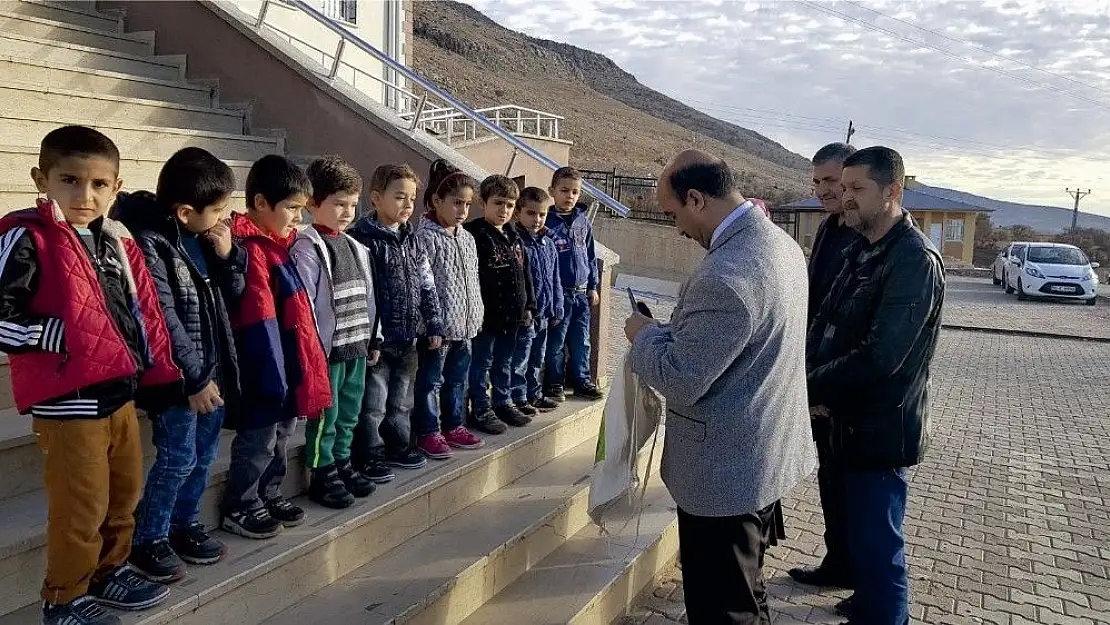 'TARSİM´den Bağbaşı İlkokuluna kırtasiye yardımı'