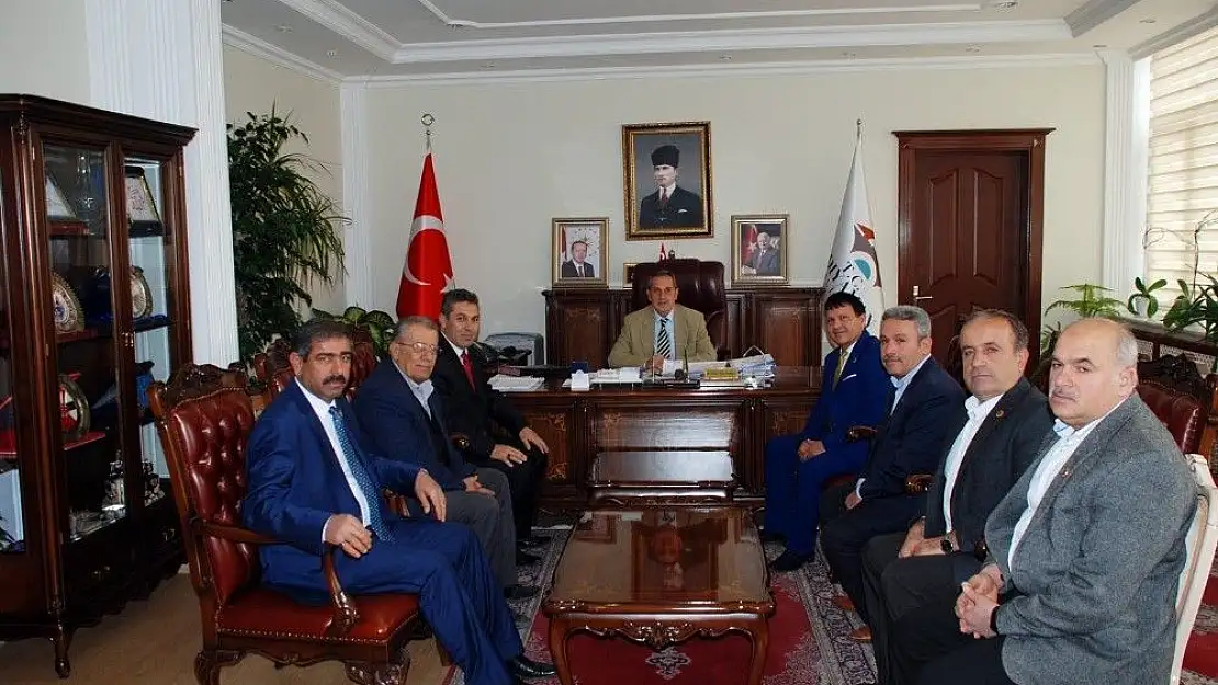 'Vali Kalkancı mahalle muhtarlarıyla bir araya geldi'