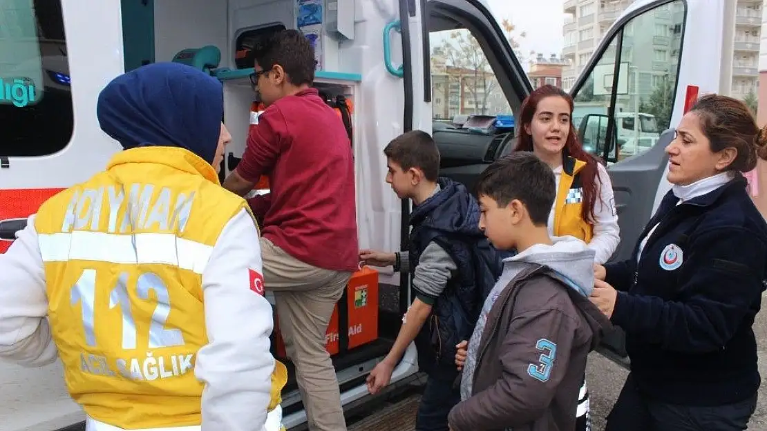'20 öğrenci evden getirilen yiyeceklerden zehirlendi'