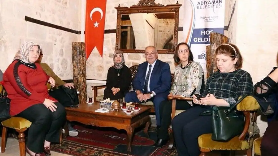 'Başkan Kutlu AK Parti İslahiye Kadın Kollarını ağırladı'