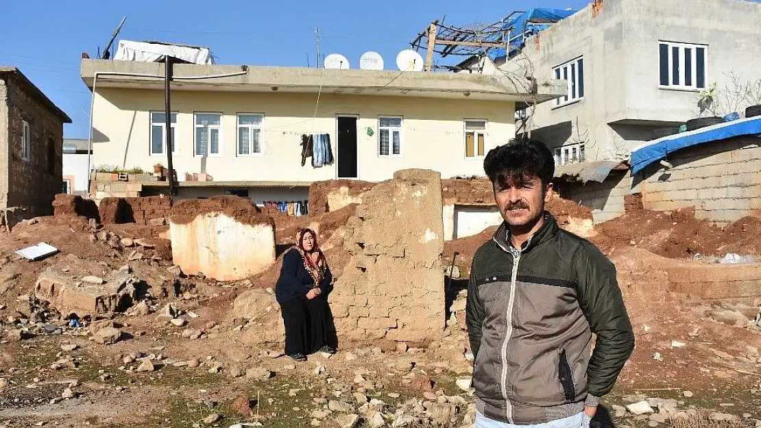 'Evi yıkılan aile, uzanacak yardım elini bekliyor'