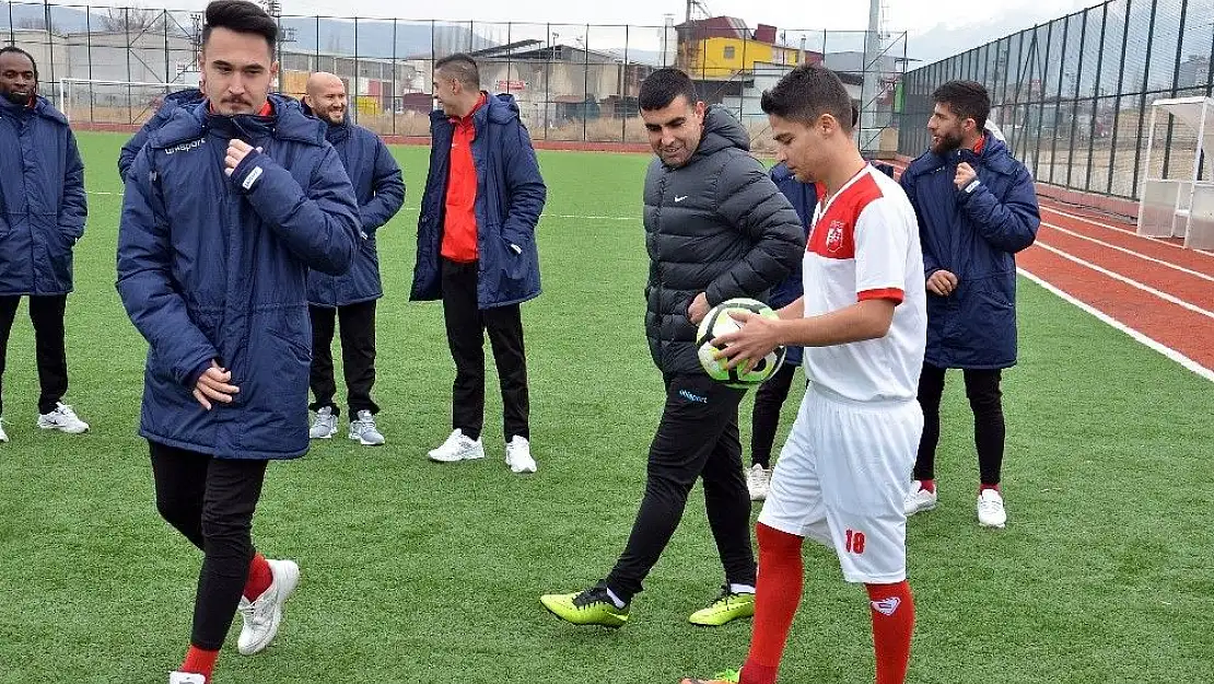 'Balona rövaşata attı, Elbistanspor´a transfer oldu'