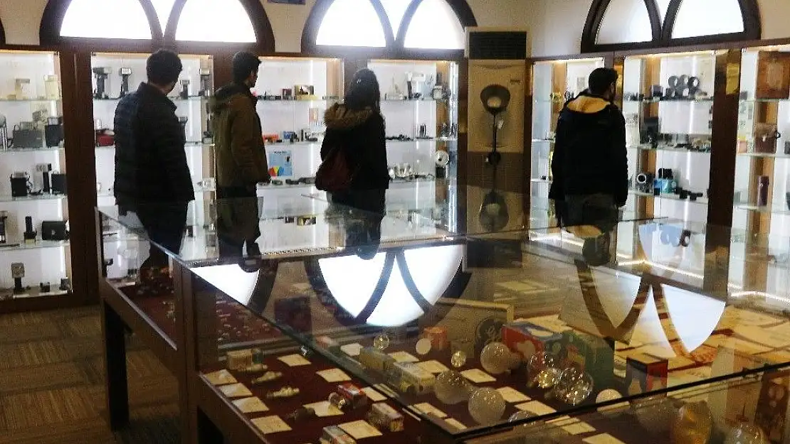 Malatya´da Sigarayı bıraktı, biriktirdiği parayı fotoğraf makinesine yatırdı