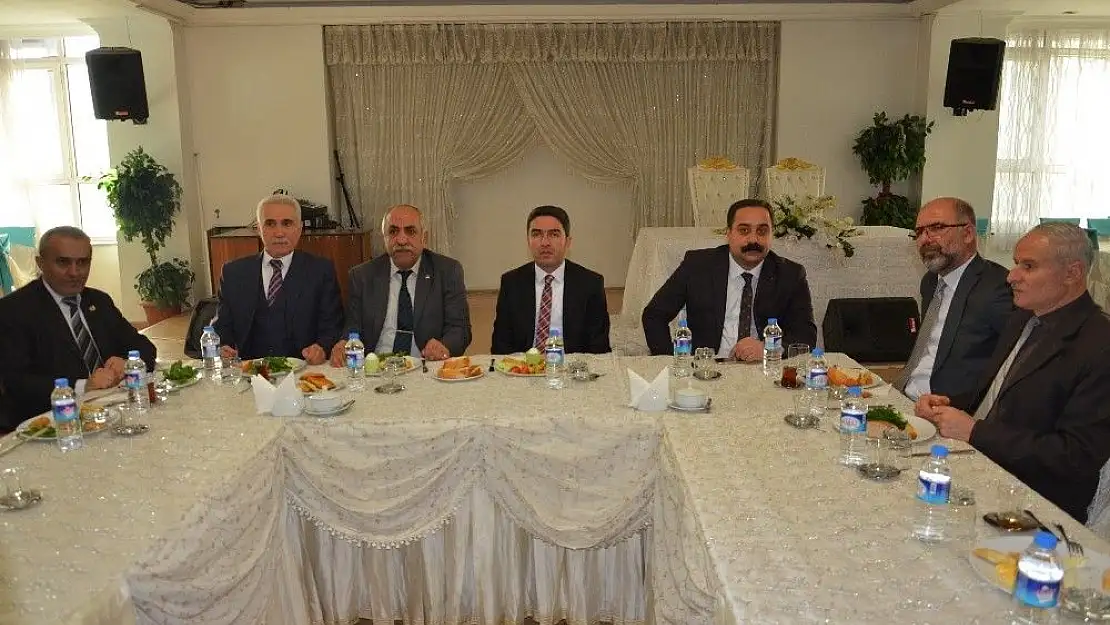 'CHP, çalışan gazetecileri unutmadı'