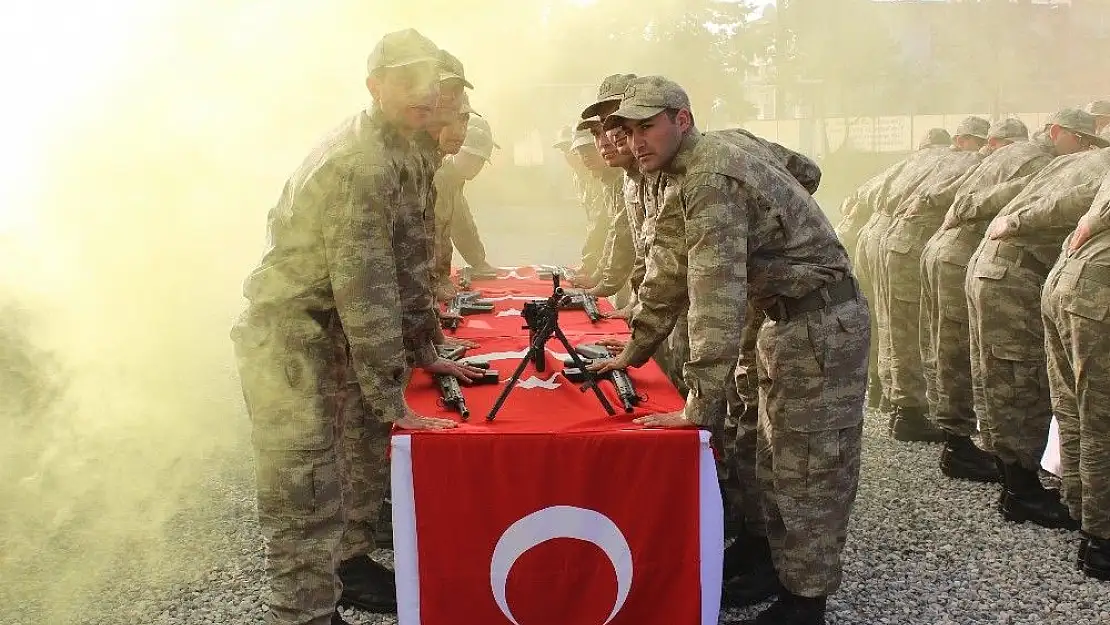 'Askerlerin yemin töreninde duygusal anlar yaşand'