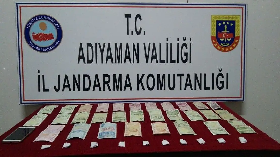 'Jandarma sokak satıcısını yakaladı'