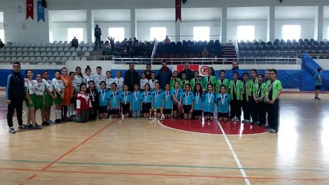 'Okullararası Küçükler Hentbol müsabakaları sona erdi'