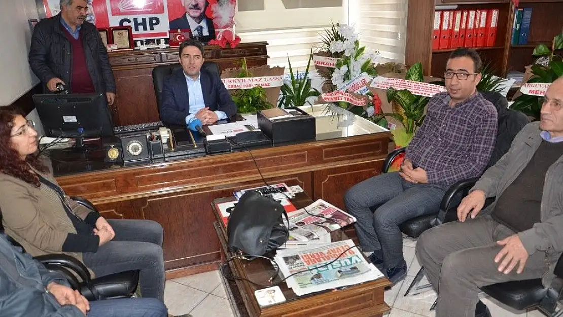 'Eğitim-Sen´den CHP´ye hayırlı olsun ziyareti'