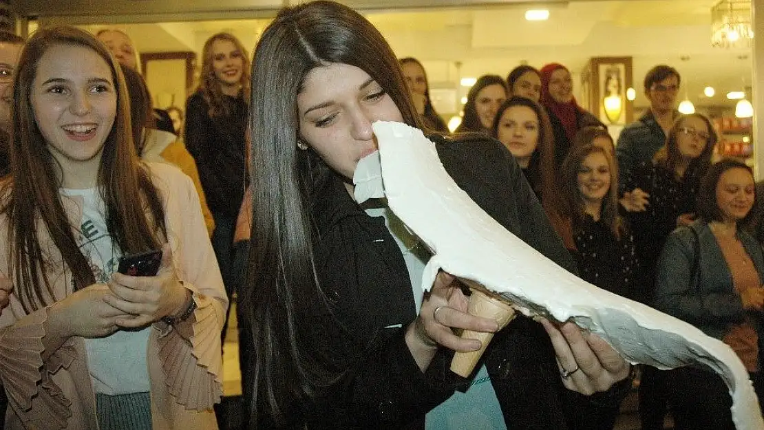 'Maraş dondurması yemek için Bosna Hersek´ten geldiler'