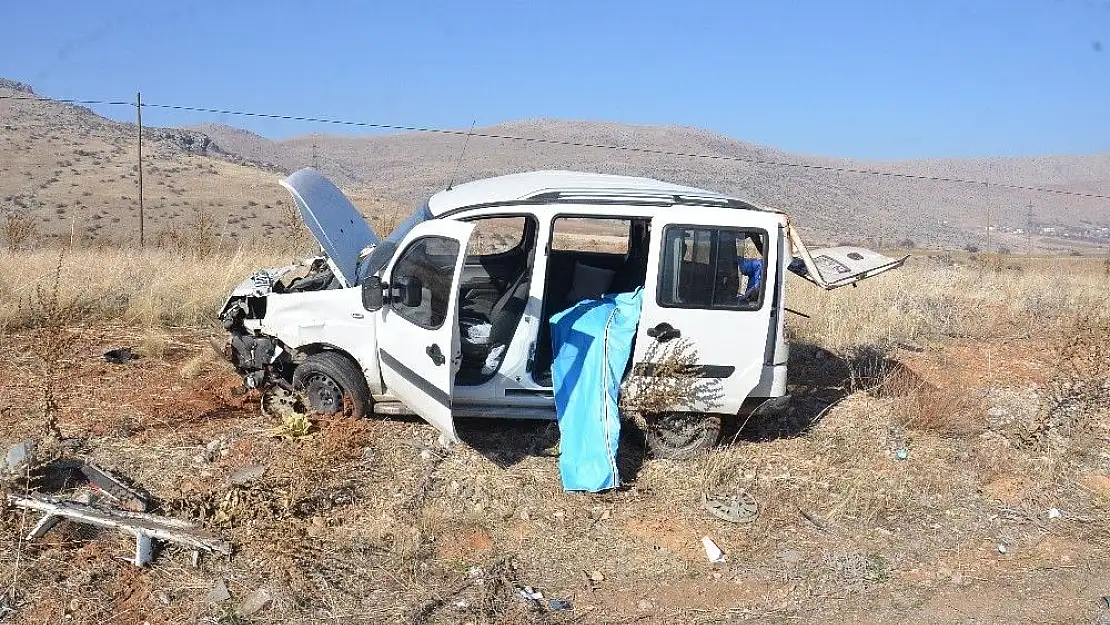 'Panelvan takla attı: 1 ölü, 3 yaralı'