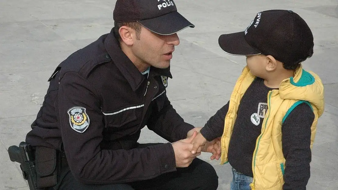 '2 yaşındaki Baki´nin hayali polis olmak'