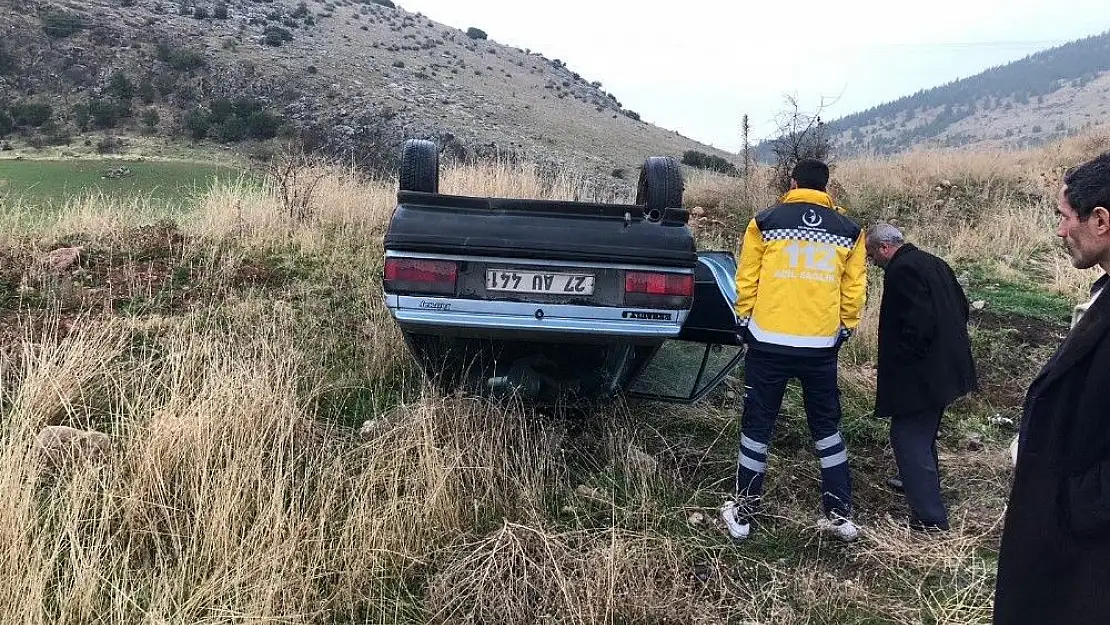 'Otomobil takla attı: 2 yaralı'