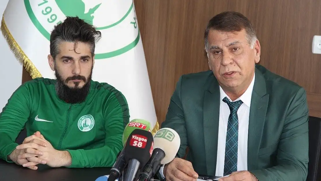 'Sivas Belediyespor 3 futbolcuyla sözleşme imzaladı'