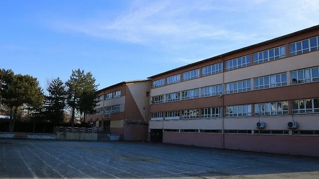 Malatya Atatürk Kız Anadolu Lisesi´nde taşınma çalışmaları başladı