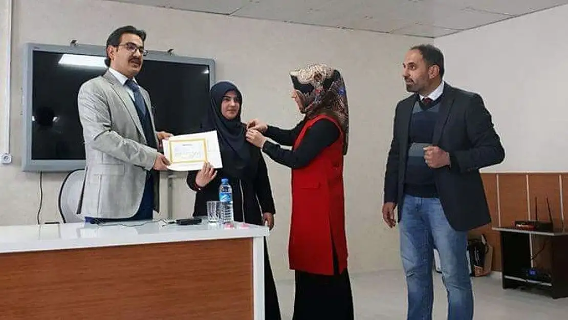 'Çelikhan´da başarılı öğrenciler altınla ödüllendirildi'