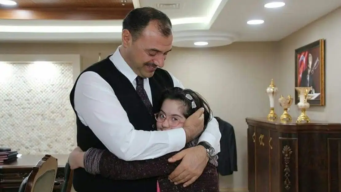'Down Sendromlu Sena Nur, Erdoğan´la görüşme hayalini gerçekleştirdi'