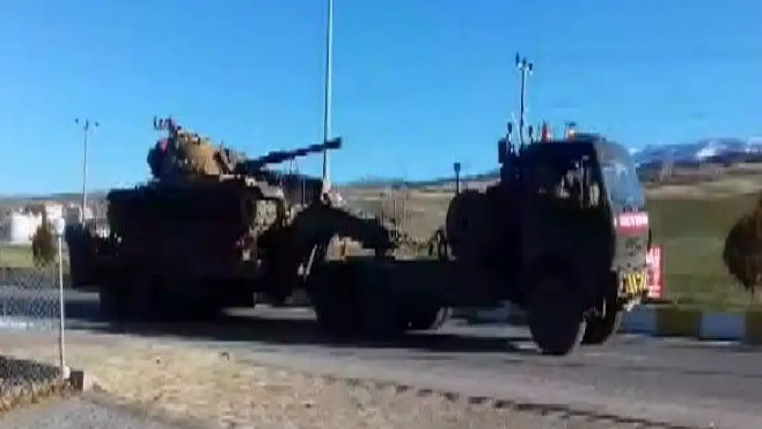 Malatya 2 Ordu Komutanlığından Sınıra tank sevkiyatı sürüyor