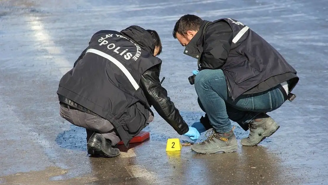 'Polisin düşürdüğü silah karın içinde bulundu'