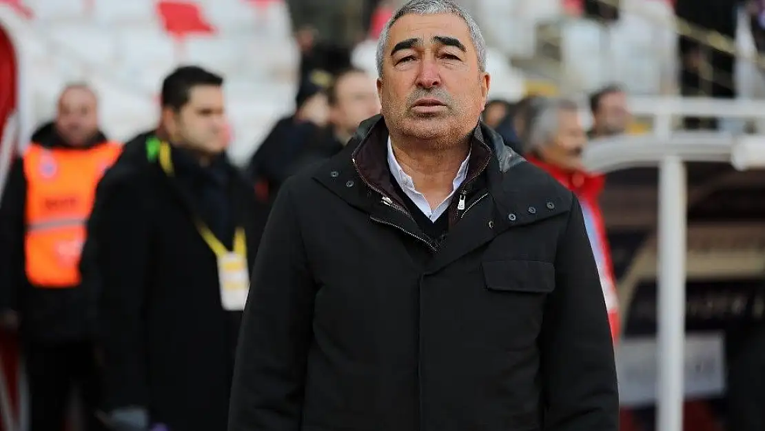 'Süper Lig: DG Sivasspor: 0 - TM Akhisarspor: 0 (İlk yarı)'