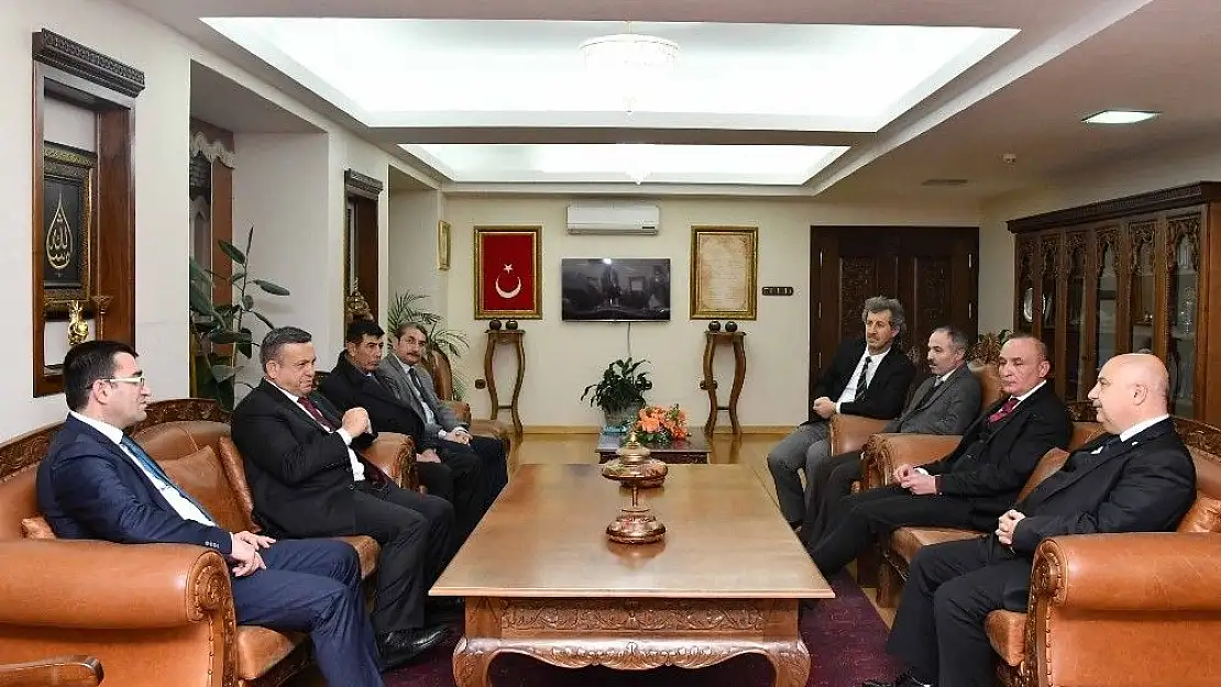 'Besni Kaymakamı Gencer ile Rektör Gönüllü bir araya geldi'