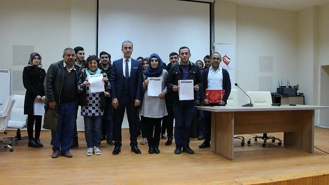 'Sosyal hizmetten yararlanan 21 kişiye işe yerleştirilme belgesi'