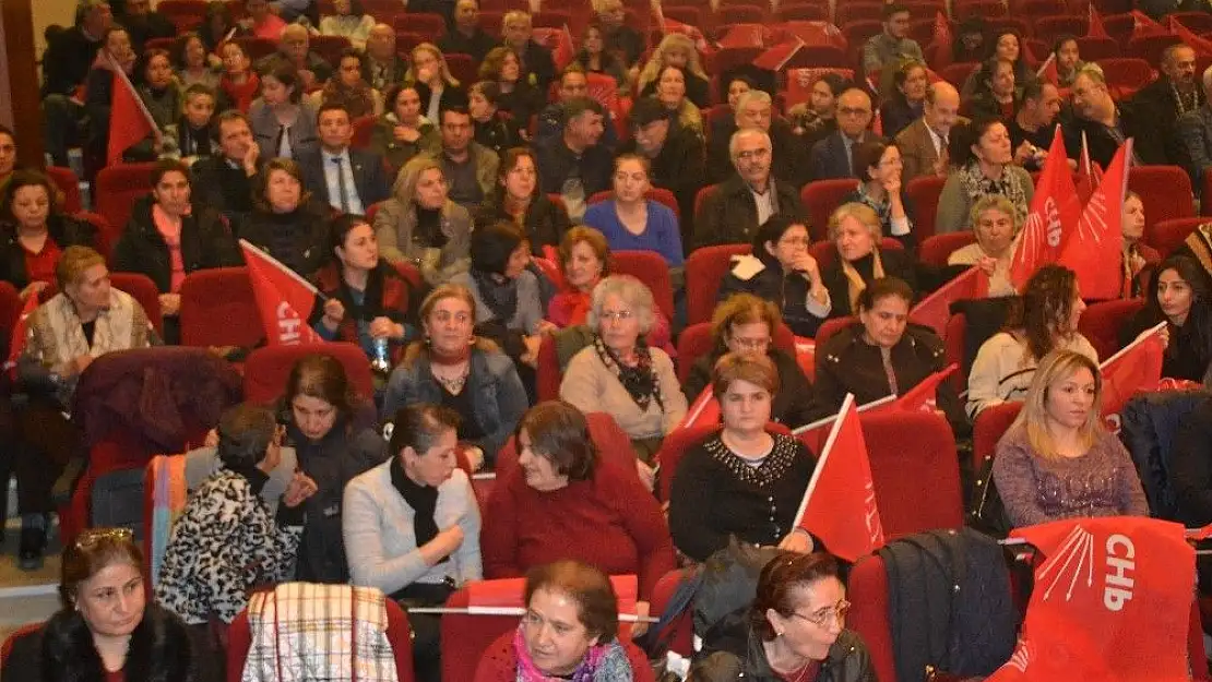 'CHP İl Kadın Kollarında Başkan Tuncer güven tazeledi'