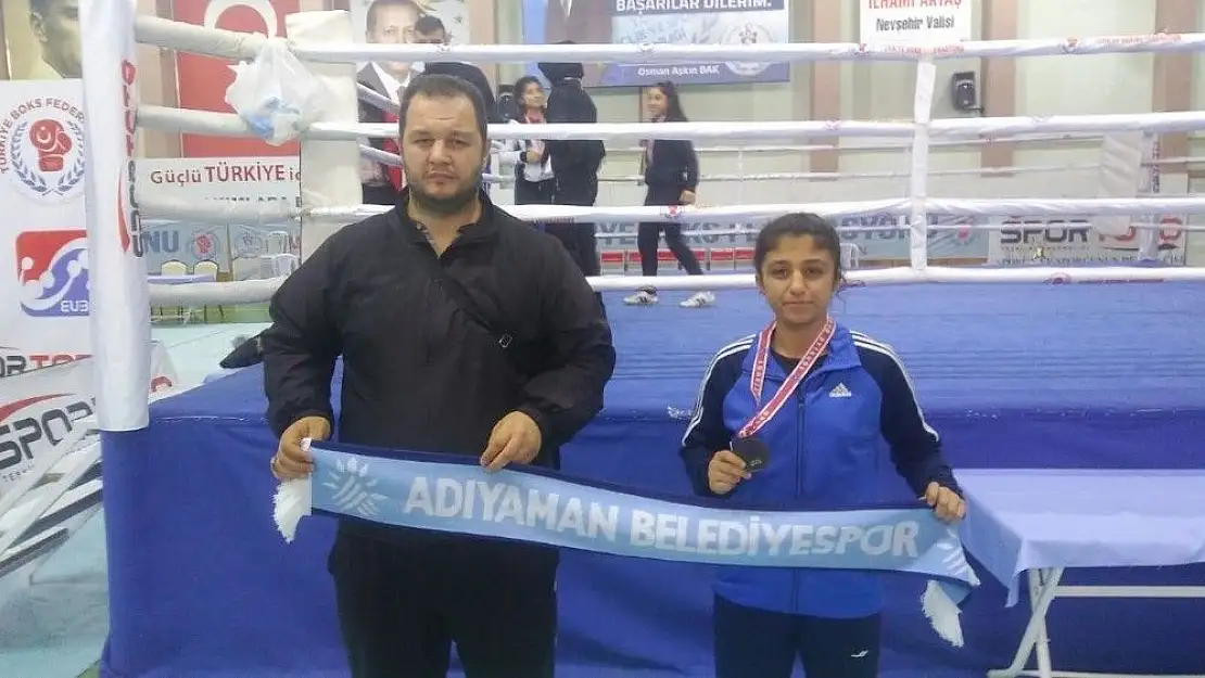 'Adıyamanlı Zeynep Türkiye Boks Şampiyonasında 3. oldu'