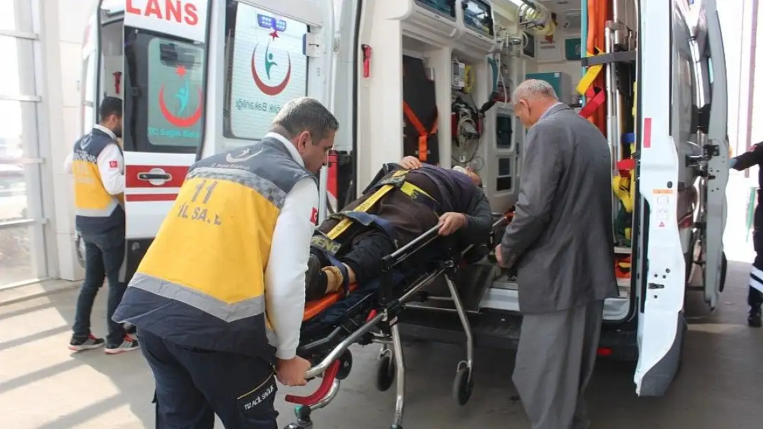 'Adıyaman´da iki otomobil çarpıştı: 8 yaralı'