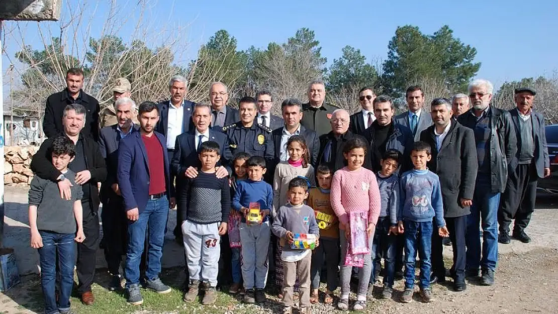 'Vali Kalkancı ve beraberindeki heyet vatandaşlarla bir araya geldi'