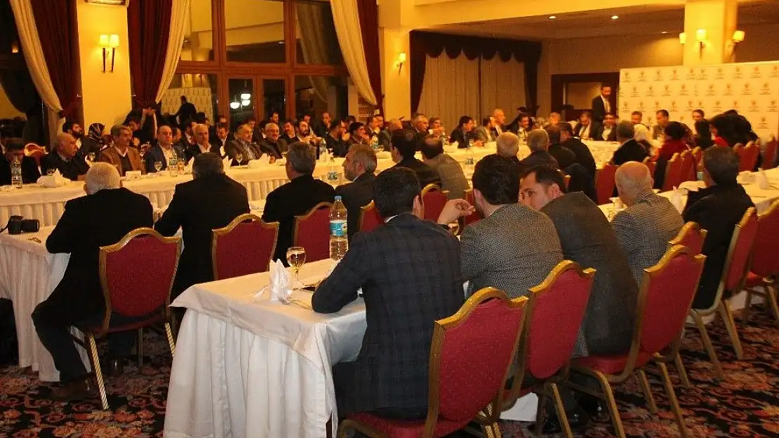 'AK Parti Elazığ teşkilatı bir araya geldi'