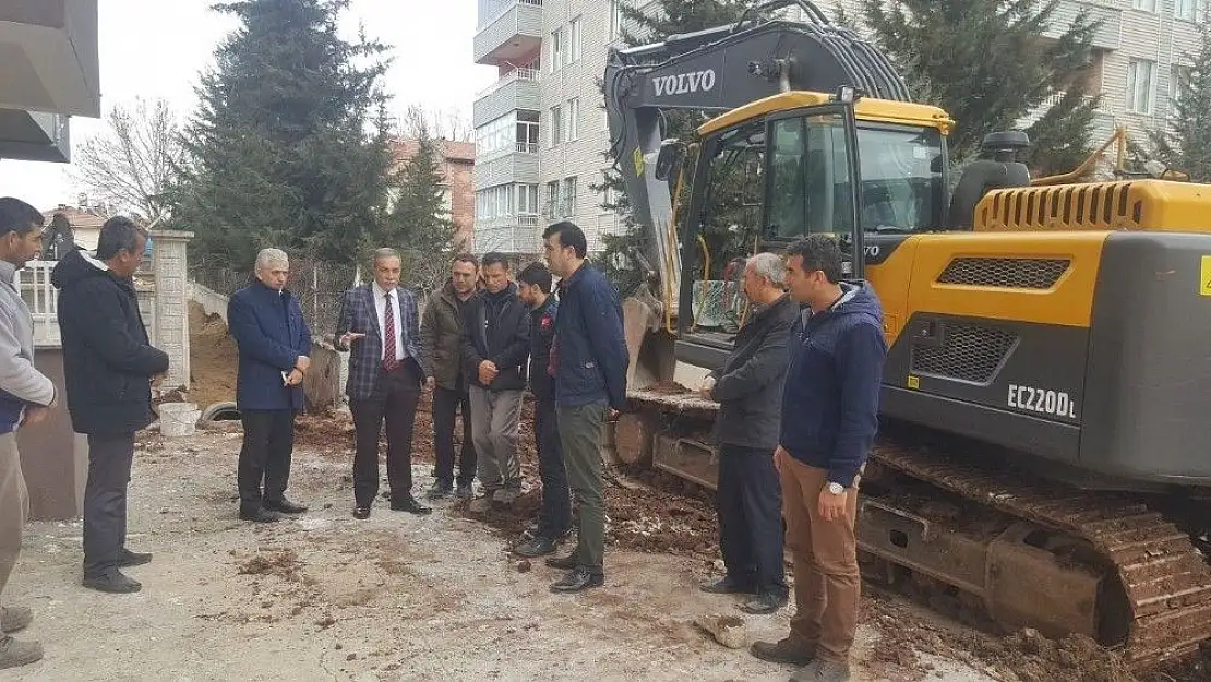 'Başkan Özdemir´den yağmur suyu çalışmalarında inceleme'