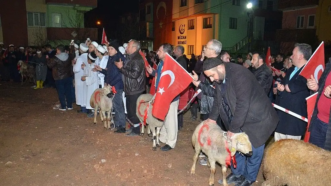 'Mehmetçik için kurbanlar kesip dualar ettiler'