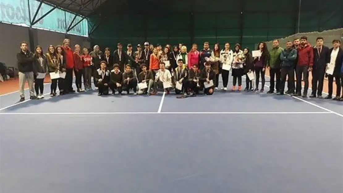 'Okullararası tenis müsabakaları sona erdi'