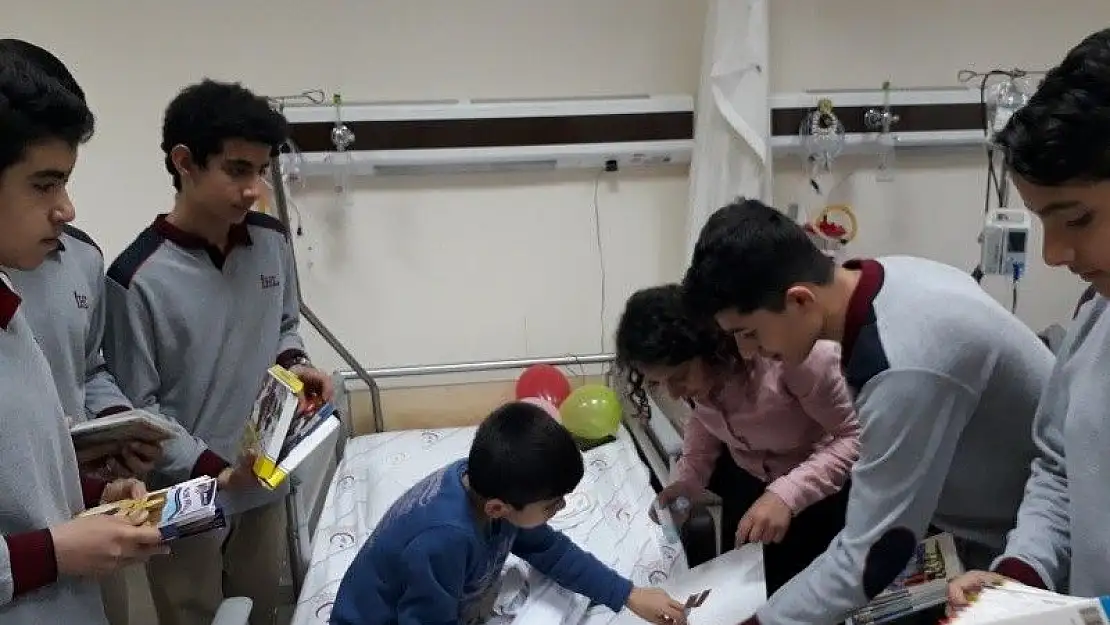 'İmam hatipliler iyilikte yarışıyor'