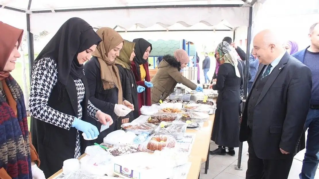 'Mehmetçik için kermes düzenlendi'