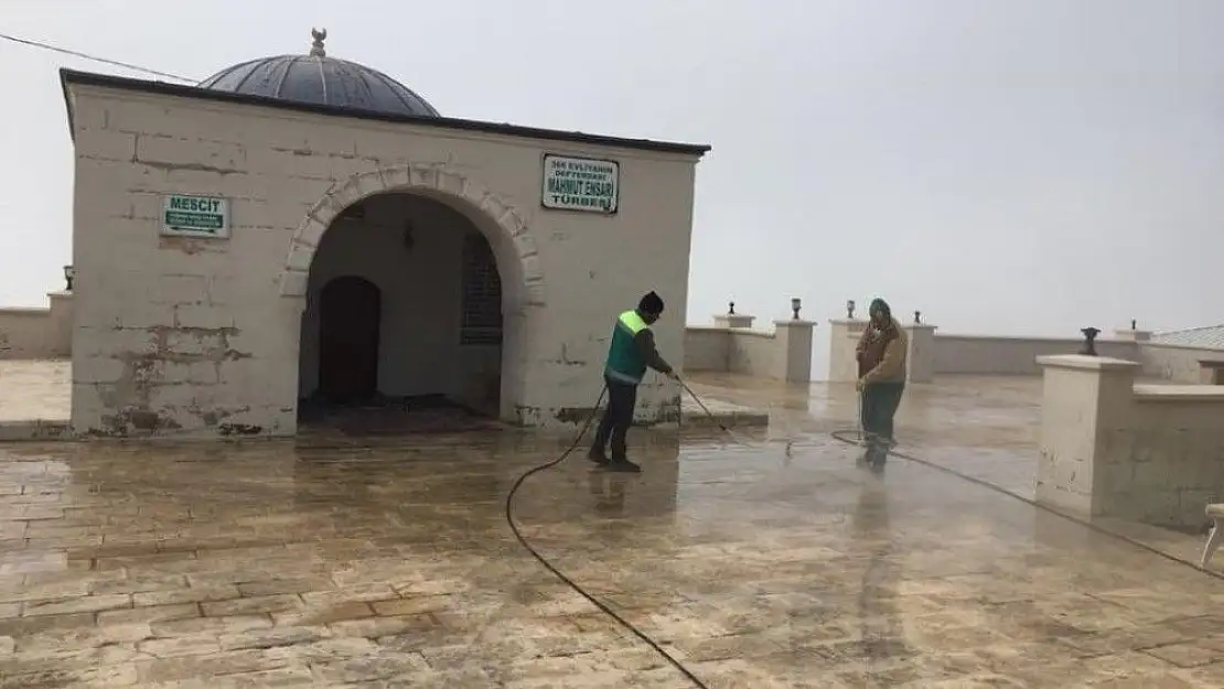 'Adıyaman Belediyesi şehrin dört bir yanında temizlik çalışması yapıyor'
