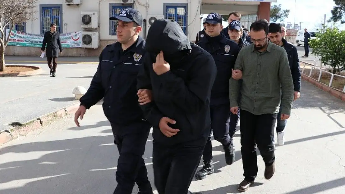 'FETÖ´den 17 rütbeli asker gözaltında'
